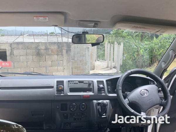 Toyota Hiace 2,5L 2012-5