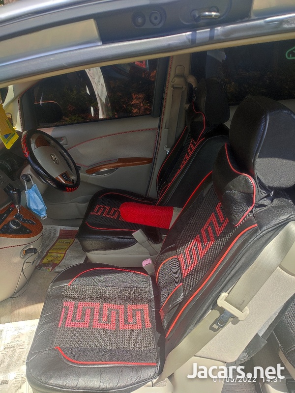 Toyota Isis 1,8L 2010-8