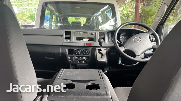 Toyota Hiace 2,0L 2012-3
