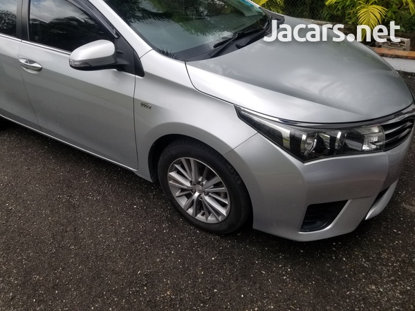 Toyota Corolla Altis 1,6L 2016-13