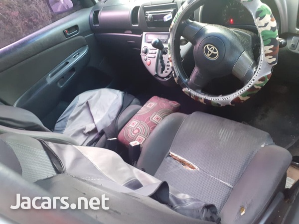 Toyota Wish 1,8L 2005-4