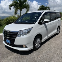 Toyota Noah 2,0L 2016 Toyota Noah 2,0L 2016