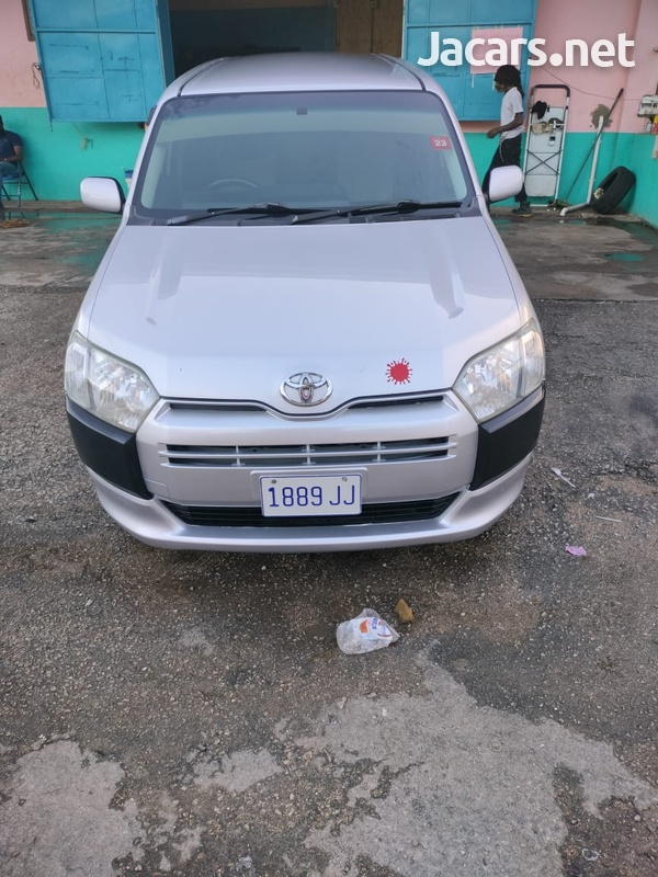 Toyota Probox 1,5L 2015-1