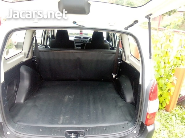 Toyota Probox 1,5L 2016-13