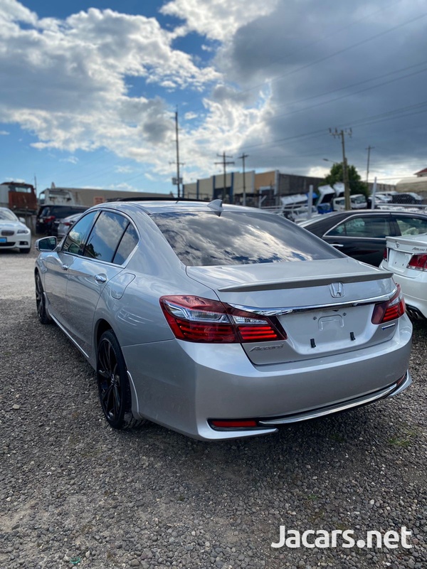 Honda Accord 2,0L 2015-6