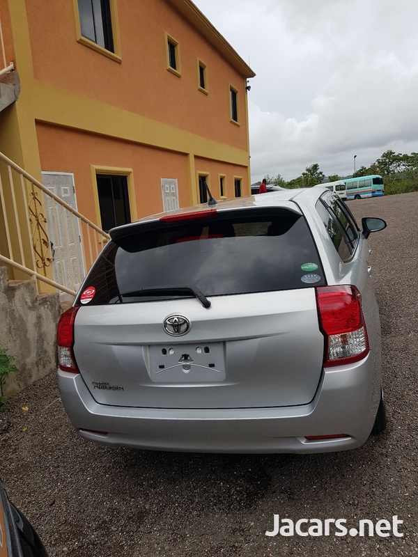 Toyota Fielder 1,5L 2014-7