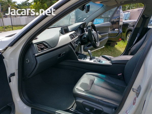 BMW 3-Series 2,0L 2013-4