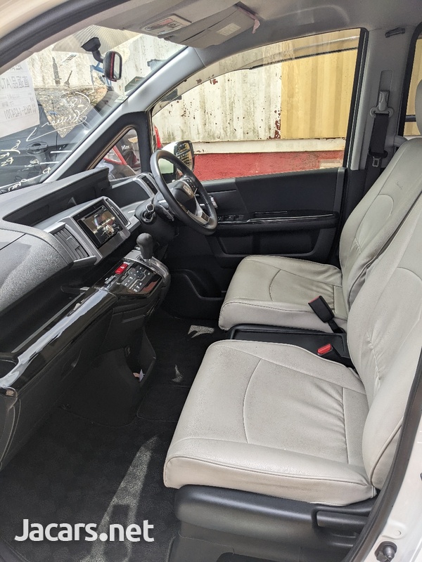 Honda Stepwgn Spada 1,9L 2014