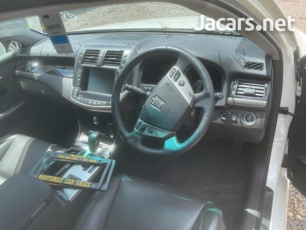 Toyota Crown 3,5L 2013-6