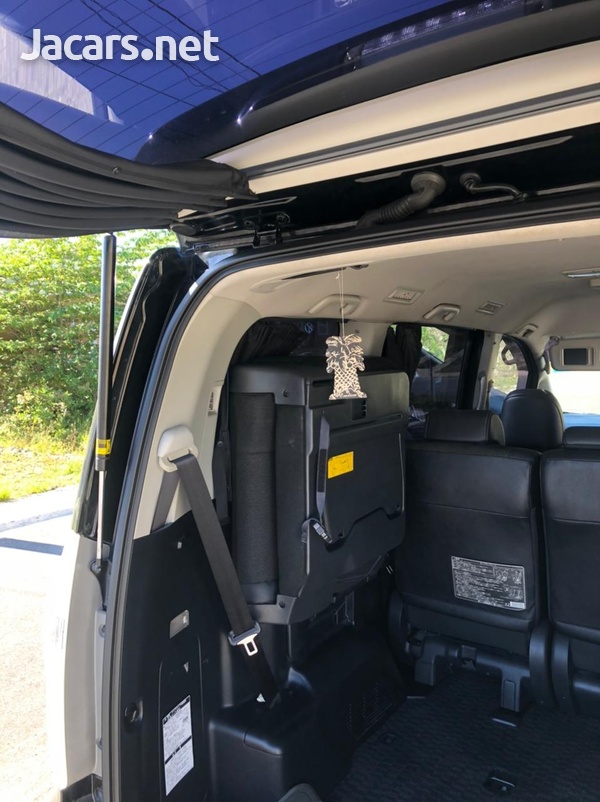 Toyota Voxy 2,0L 2013-3