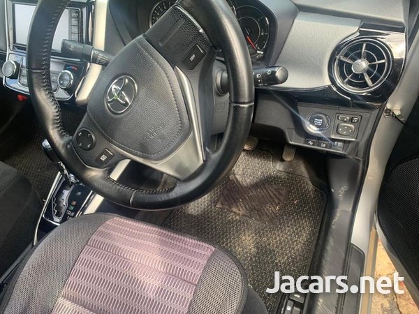 Toyota Axio 1,5L 2018-4