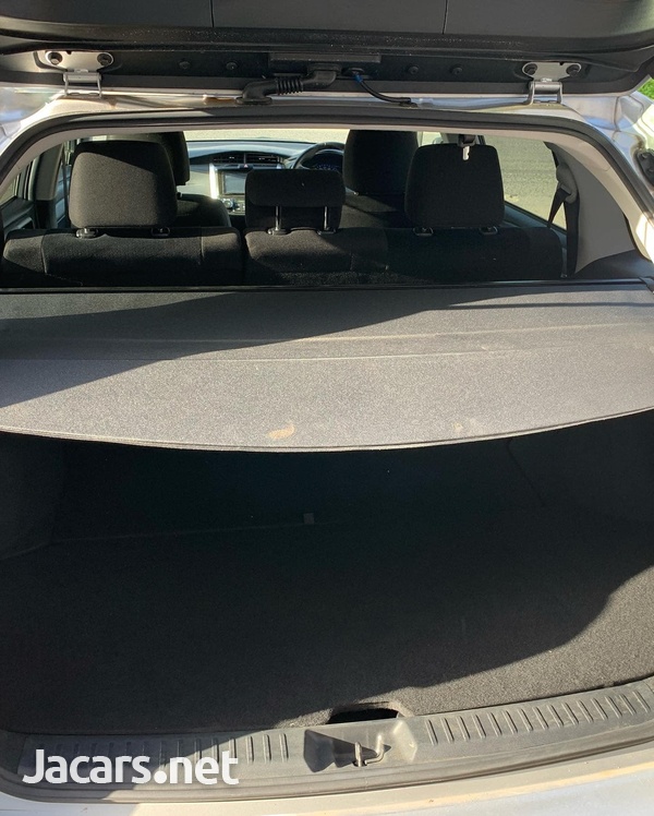 Toyota Fielder 1,5L 2015-5
