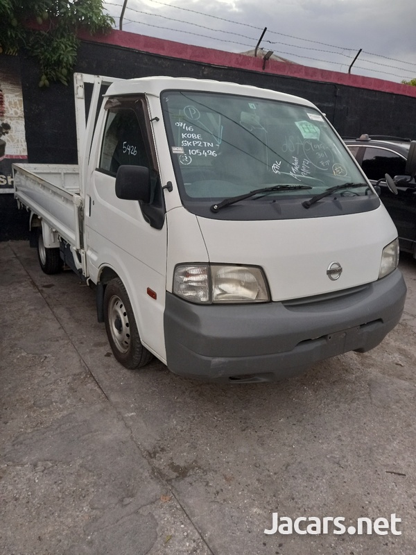 2013 Nissan Vannette Truck with long bed-4
