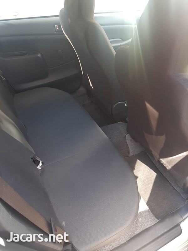Toyota Probox 1,5L 2016-4