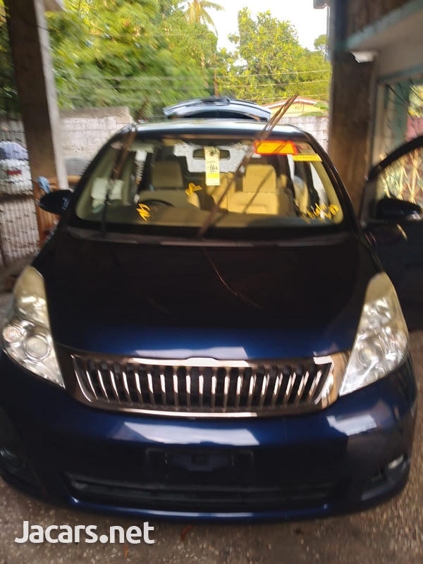 Toyota Isis 1,8L 2014-10