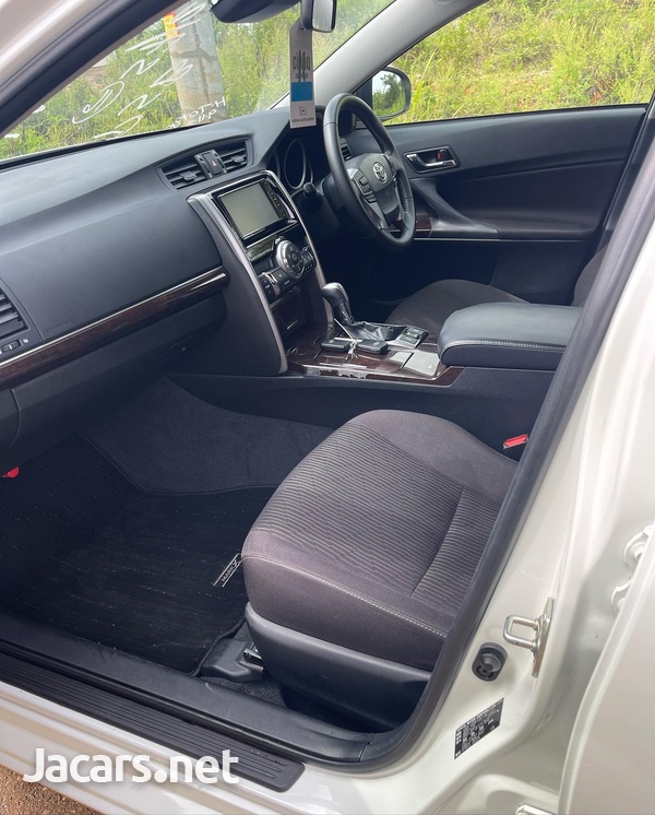 Toyota Mark X 2,5L 2016-6