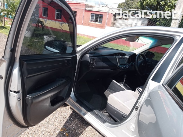 Toyota Axio 1,5L 2017-5