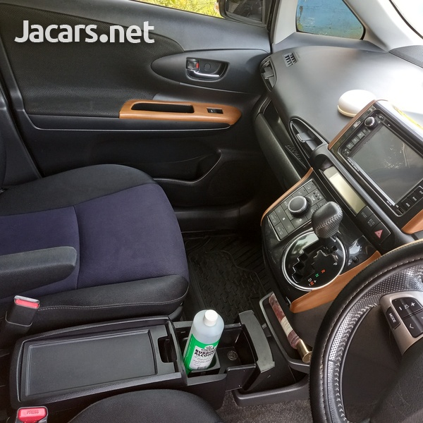 Toyota Wish 1,8L 2012-4