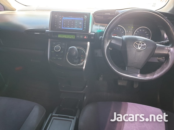 Toyota Wish 1,8L 2013-2