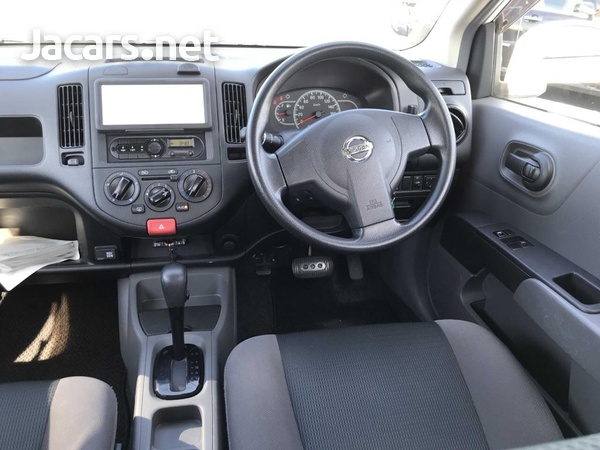 Nissan AD Wagon 1,5L 2016-3