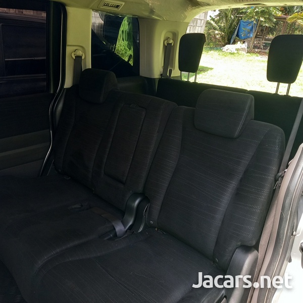 2010 Honda Stepwagon-11