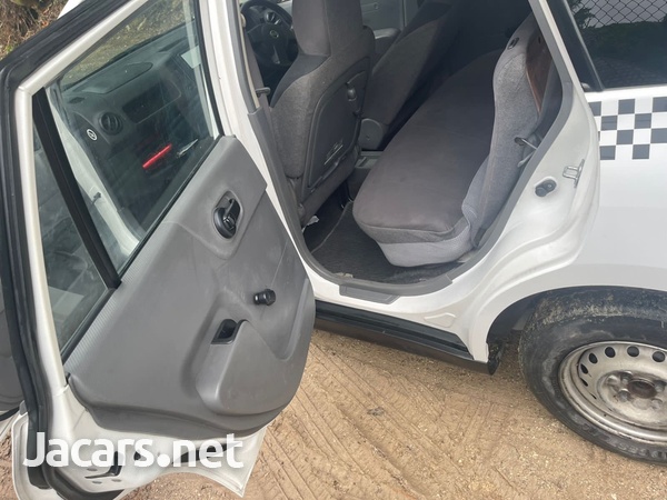 Nissan AD Wagon 1,5L 2013-9