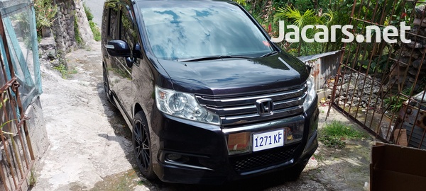 Honda Stepwgn Spada 2,0L 2011-8