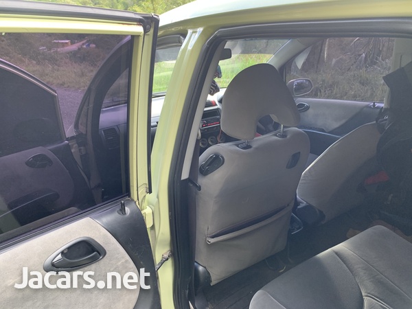 Honda Fit 1,3L 2004-8