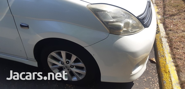 Toyota Isis 2,0L 2009-15