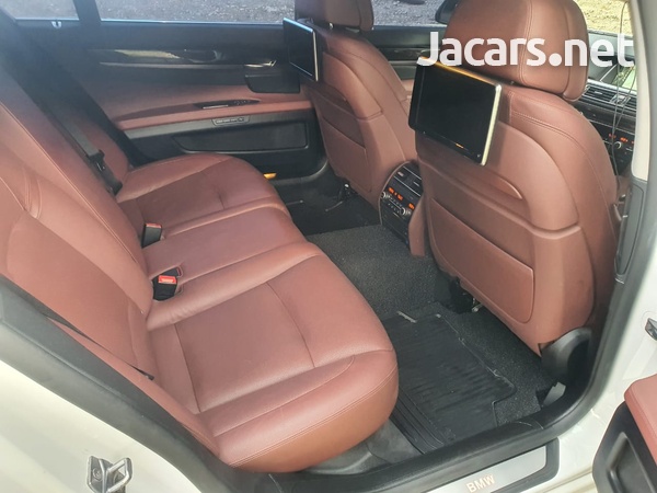 BMW 7-Series 2,0L 2013-7
