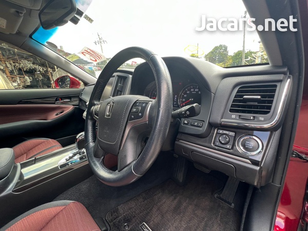 Toyota Crown 2,5L 2013-4