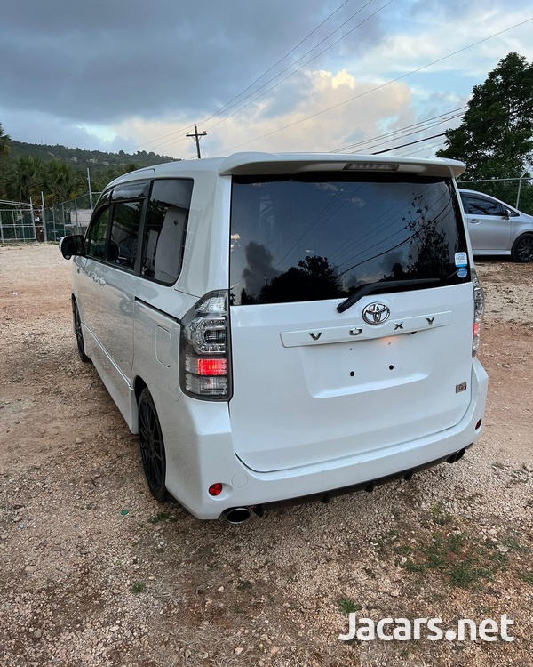 2013 Toyota Voxy GS-5
