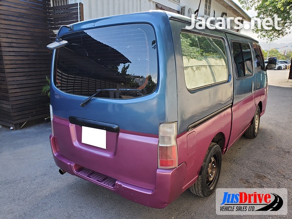 Nissan Caravan 2,0L 2006-6