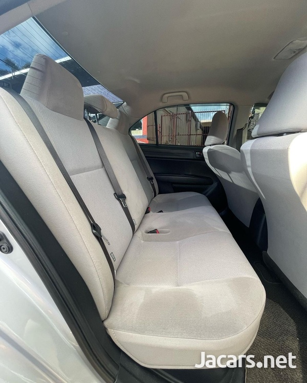 Toyota Axio 1,5L 2016-8