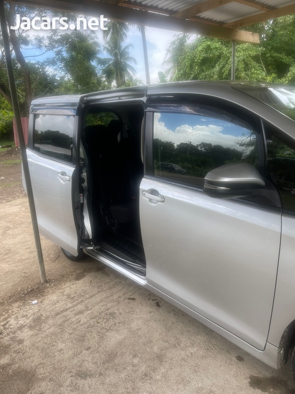 2016 Toyota Noah-8