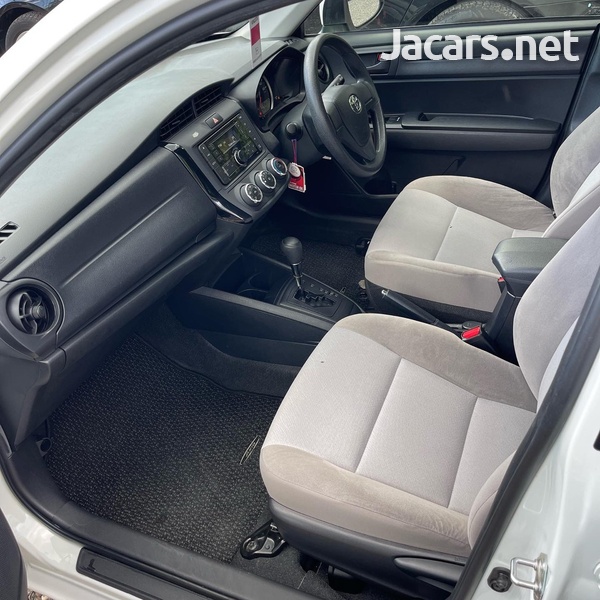 Toyota Axio 1,3L 2016-8
