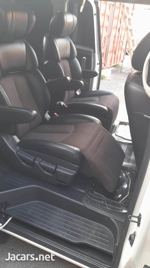 Nissan Elgrand 2,5L 2013-8