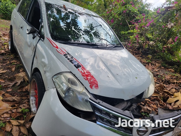 Nissan Tiida 1,8L 2011-1