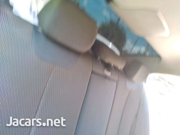 BMW 3-Series 2,0L 2012-3