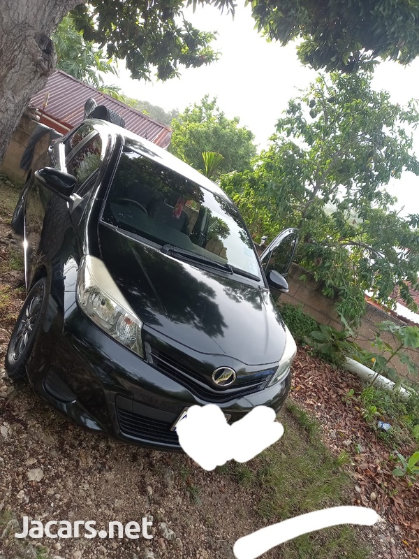 Toyota Vitz 1,3L 2014-1