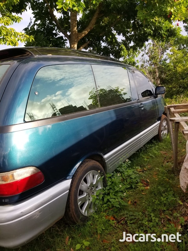Toyota Estima 3,0L 1998-3