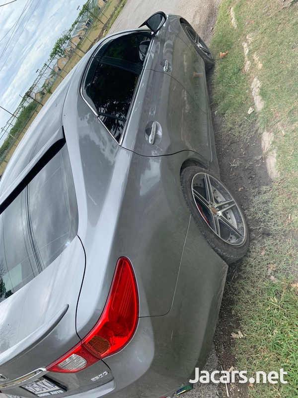 Toyota Mark X 2,5L 2011-6