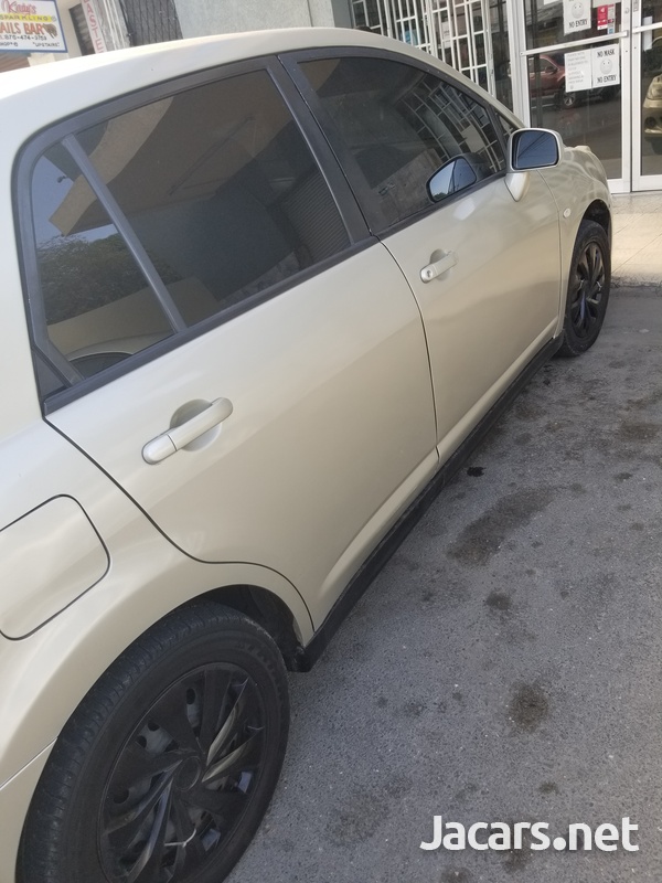 Nissan Tiida 1,8L 2007-4