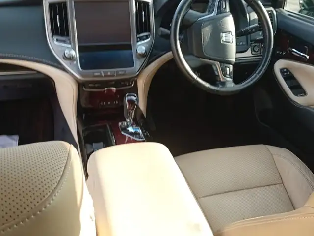 Toyota Crown Royal Saloon
