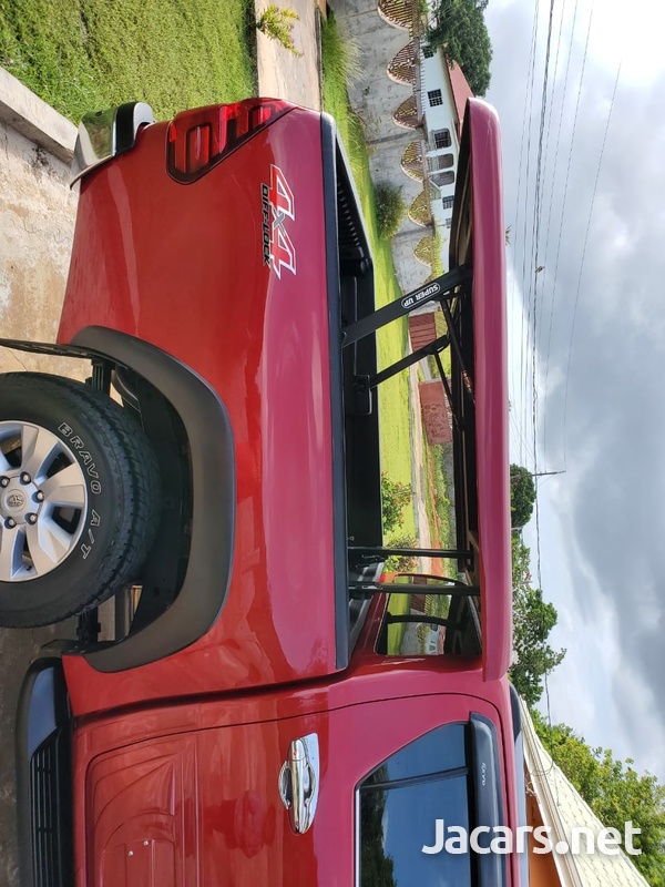 2018 Toyota Hilux Revolution-10