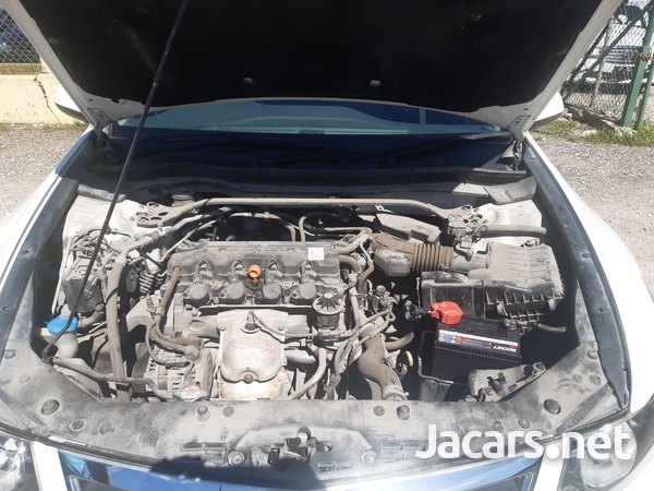 Honda Accord 2,0L 2012-8