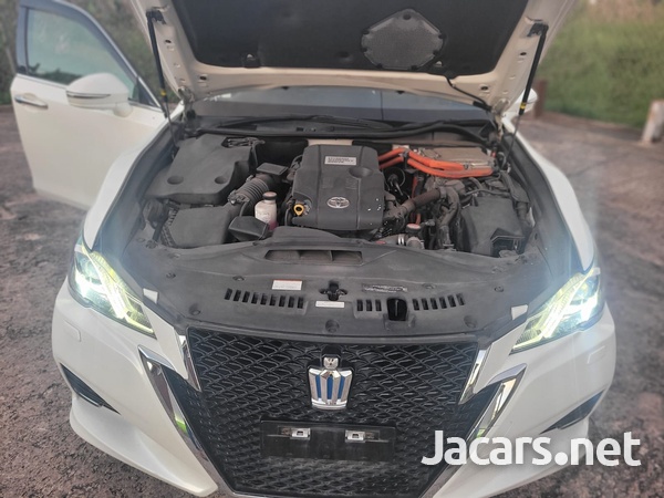 Toyota Crown 3,5L 2016-7
