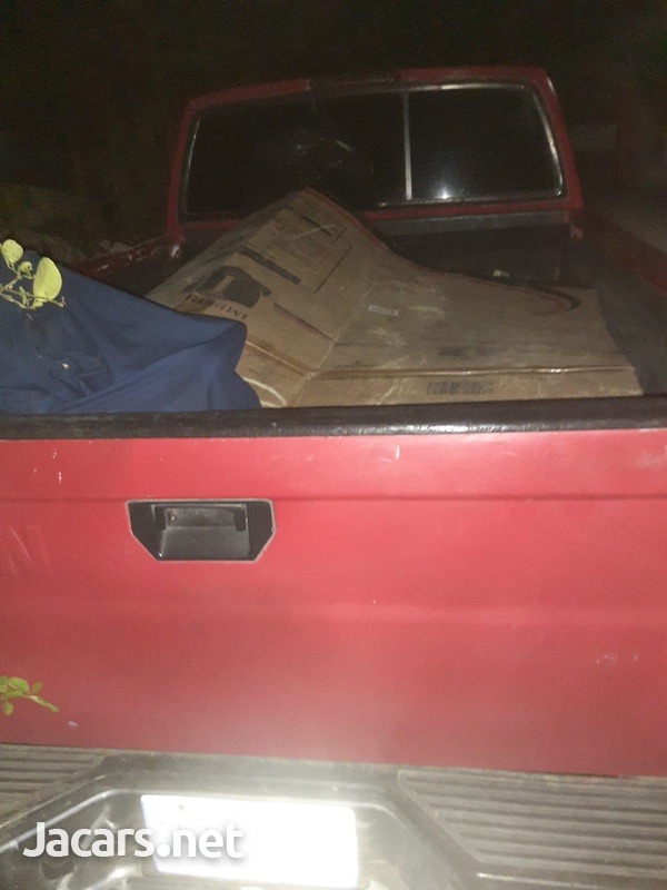 1995 Nissan King cab-7