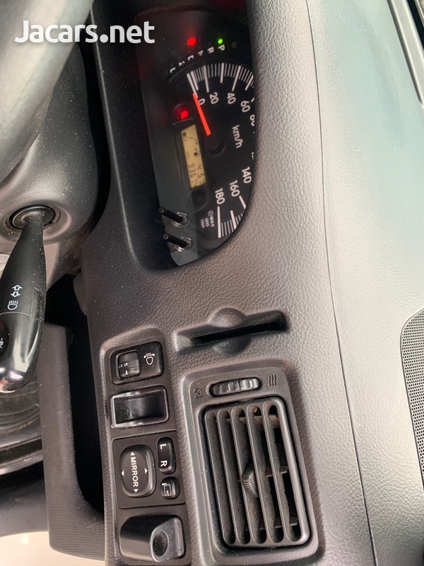 Toyota Succeed 1,5L 2014-11