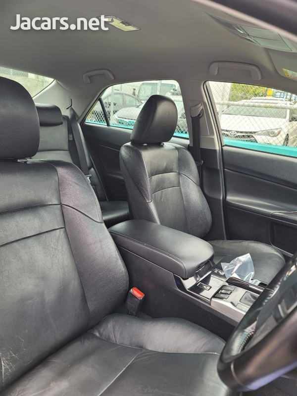 Toyota Mark X 2,5L 2016-8